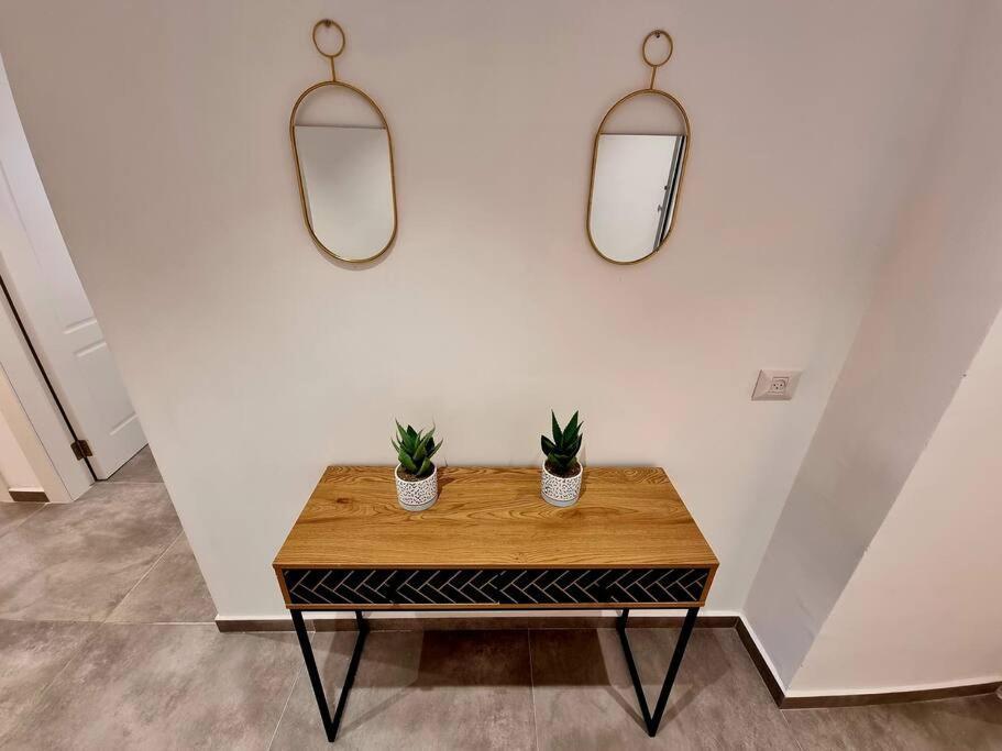 Beautiful 2-Bedroom Sea-View Apartment Netanya Exterior foto